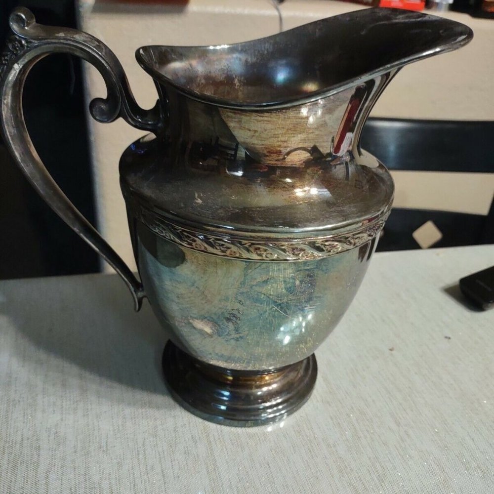 WM Rogers & Son Spring Flower Silver Plate Water Pitcher 2017